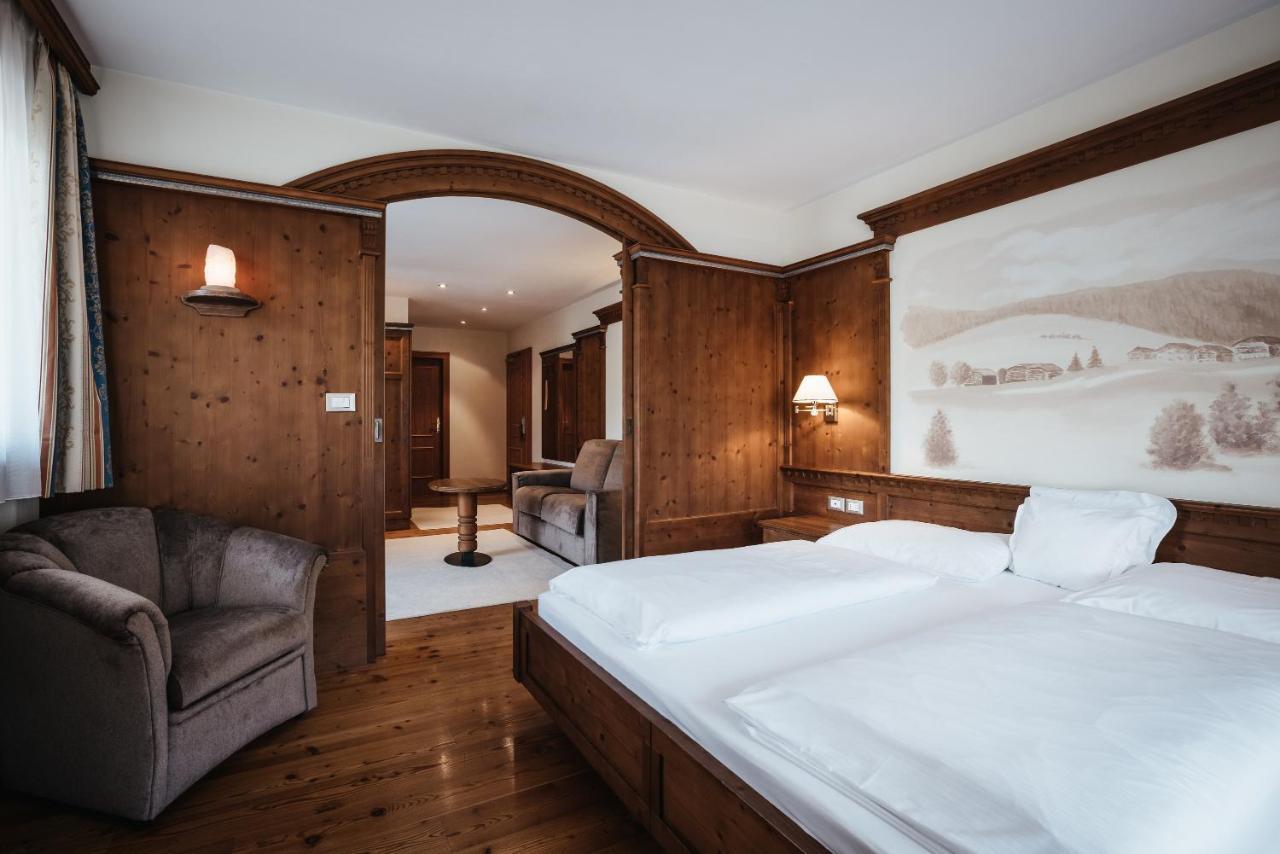 Kristallhotel Corona-Krone Сан-Віджиліо-ді-Мареббе Екстер'єр фото