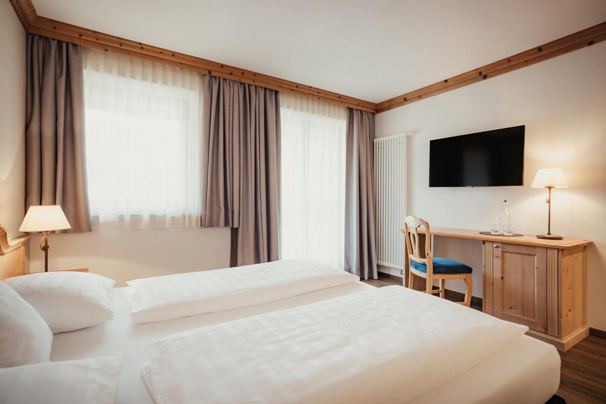 Kristallhotel Corona-Krone Сан-Віджиліо-ді-Мареббе Екстер'єр фото