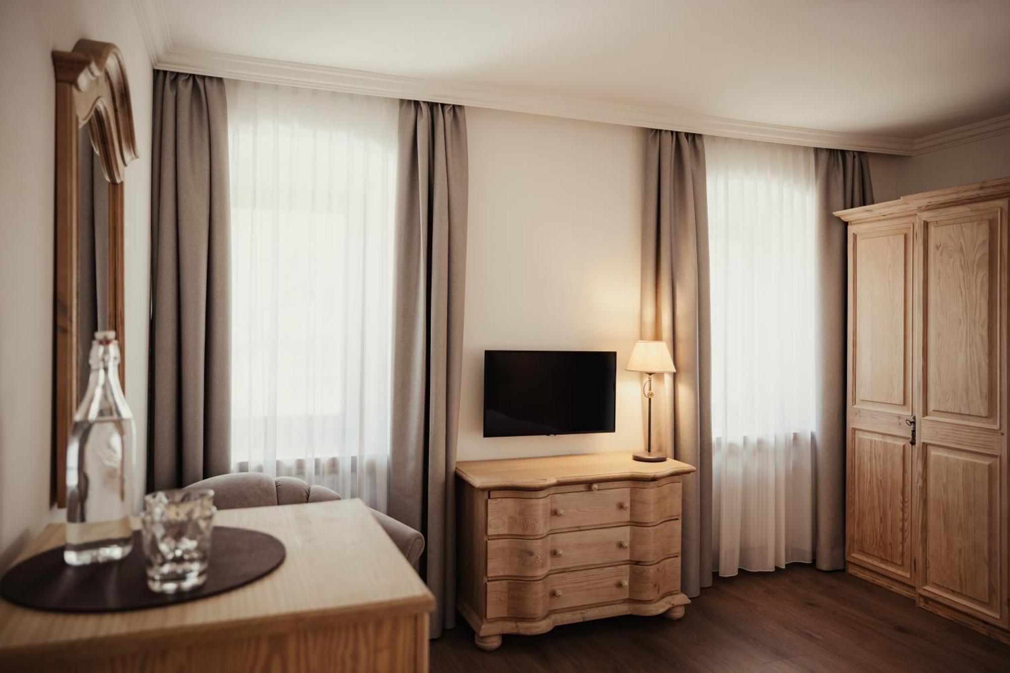 Kristallhotel Corona-Krone Сан-Віджиліо-ді-Мареббе Екстер'єр фото