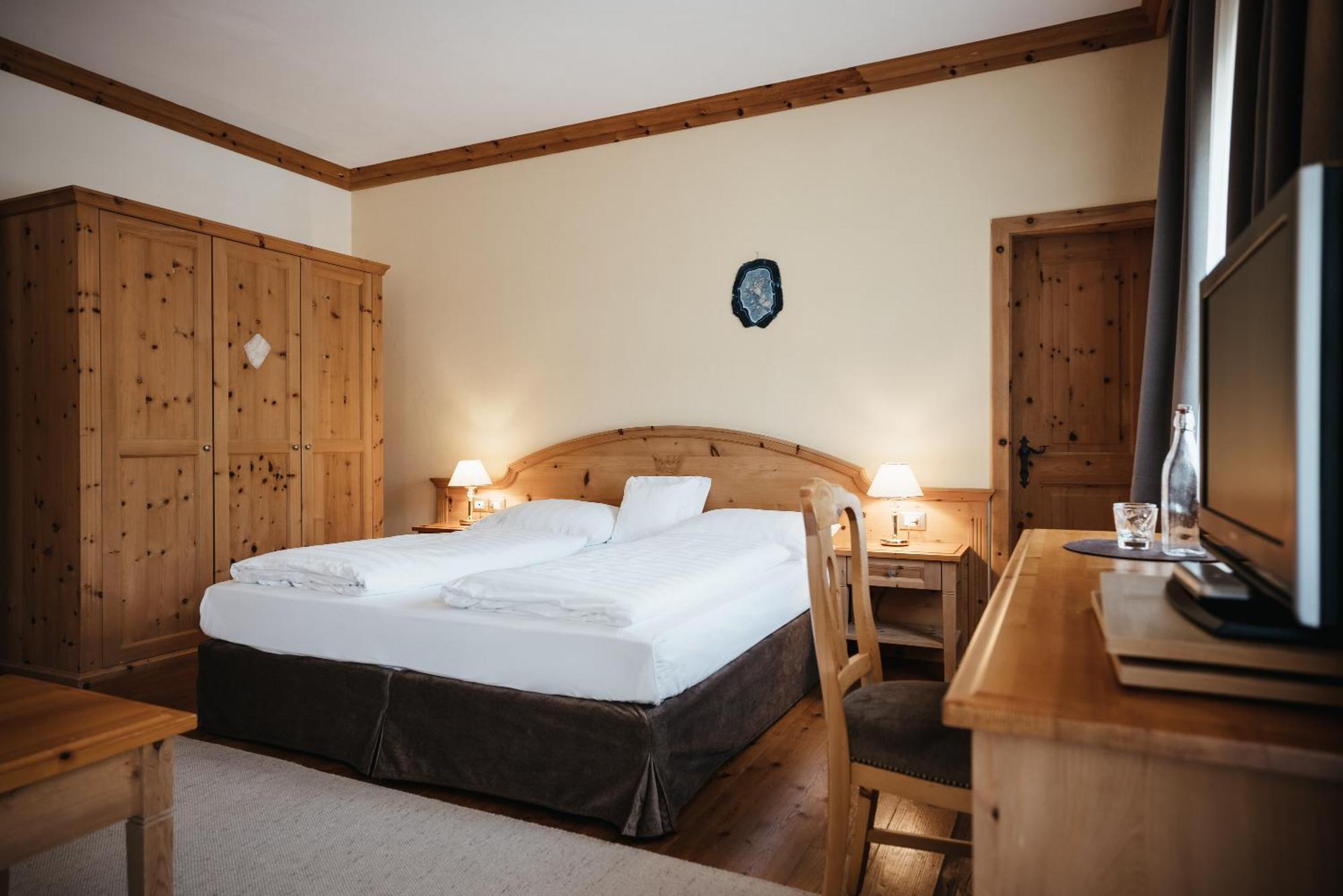 Kristallhotel Corona-Krone Сан-Віджиліо-ді-Мареббе Екстер'єр фото